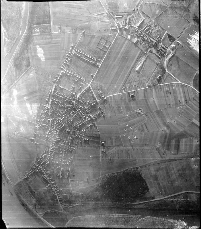 Altrip aus der Luft - Aufnahme der Alliierten Luftaufklärung vom 26. Dezember 1944, also 4 Tage vor dem schrecklichen Luftangriff.