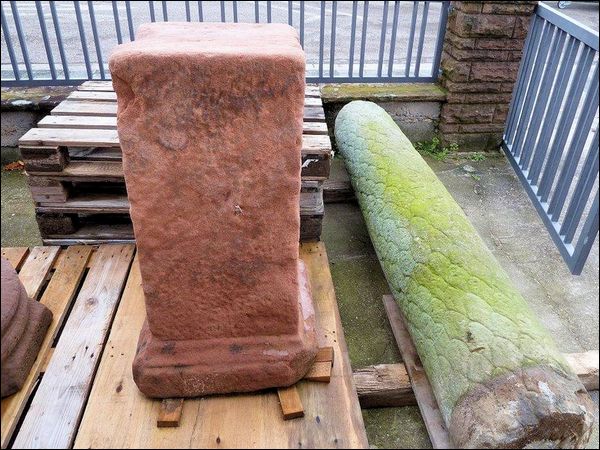 Pilaster und ungereinigter Torso einer Jupitergigantensäule – FOTO: Edgar Alt Pilaster und ungereinigter Torso einer Jupitergigantensäule – FOTO: Edgar Alt