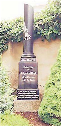 Das Grabmal des ehemaligen Bürgermeisters will die Gemeinde zur Erinnerung erhalten. 